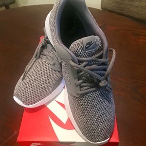 Nike Tanjun Men's Athletic Shoes